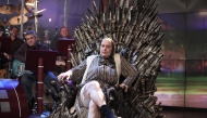 Баба Вуна (Краси Радков) на трона от филма ''Game of Thrones''