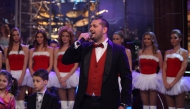 Борис Солтарийски изпълнява ''Imagine'' в новогодишното предаване