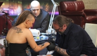 Хенк Шифмахер прави татуировка на Цветелина Грахич, 31.05.2013 г.
