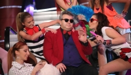 Иван Стоянов изпълнява песента \'\'Gangnam Style\'\' с балет \'\'Магаданс\'\'
