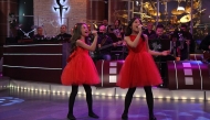 Г-ца Крисия и г-ца Тереза изпълняват песента ''Ти си' в празничната новогодишна програма, 31.12.2015 г.