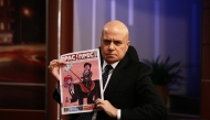 Слави Трифонов държи сатиричния вестник ''Прас-Прес''