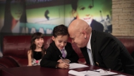 Г-н Андреев дава автограф на Слави в рубриката ''Запознай се с малките'', 01.11.2013 г.