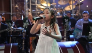 Г-ца Тереза изпълнява песента ''Тиха нощ, свята нощ'' в рубриката ''Запознай се с малките'', 20.12.2013 г.