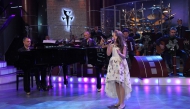 Г-ца Крисия изпълнява песента ''All of Me'' в рубриката ''Запознай се с малките'', 12.12.2014 г.