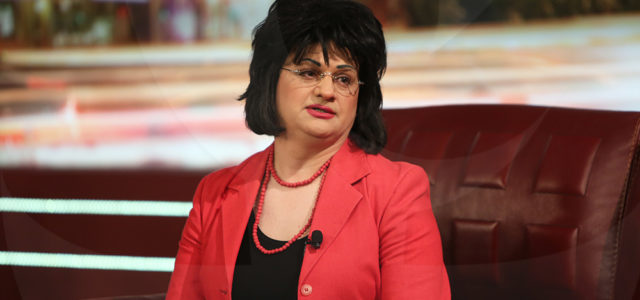 Мариан Бачев в ролята на Корнелия Нинова